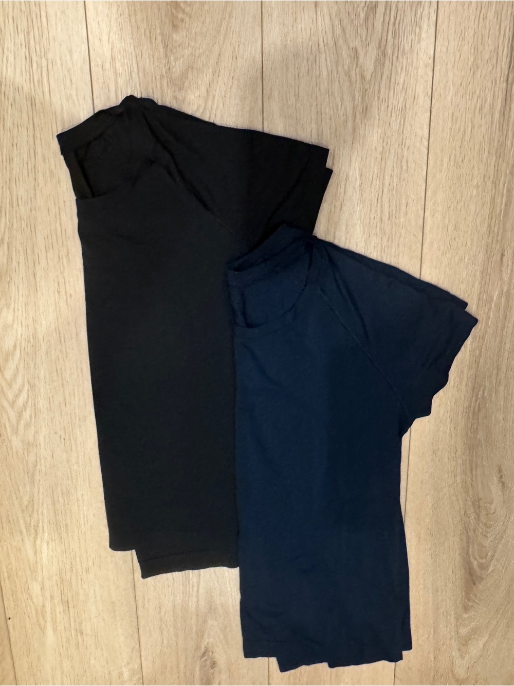 Two lululemon swiftly race length - size 10 - Picture 2 of 2